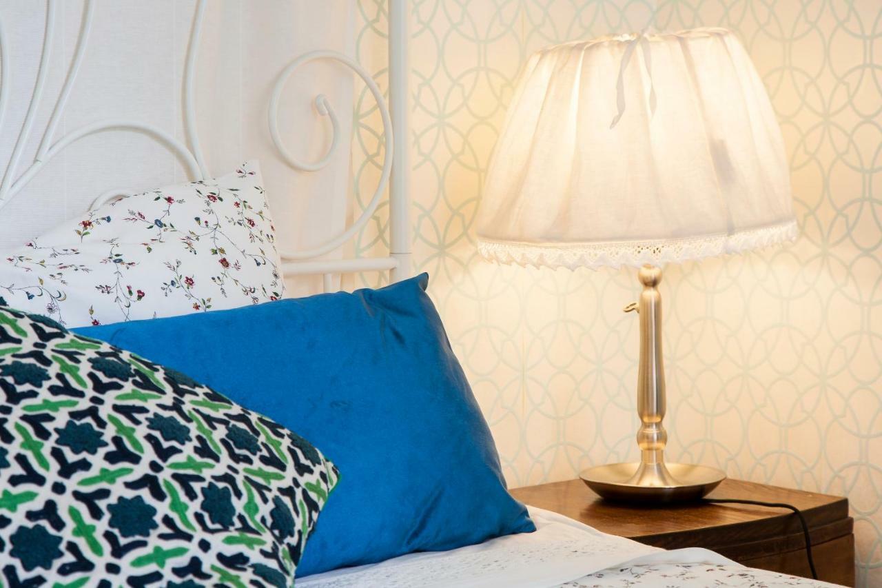 Bairro Alto 3 Bedroom Patio Flat! 리스본 외부 사진