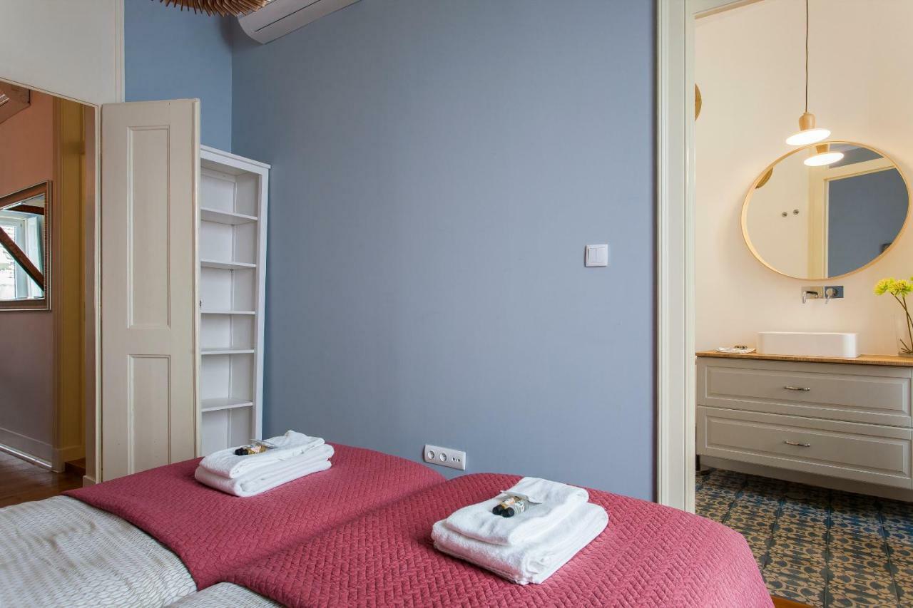 Bairro Alto 3 Bedroom Patio Flat! 리스본 외부 사진