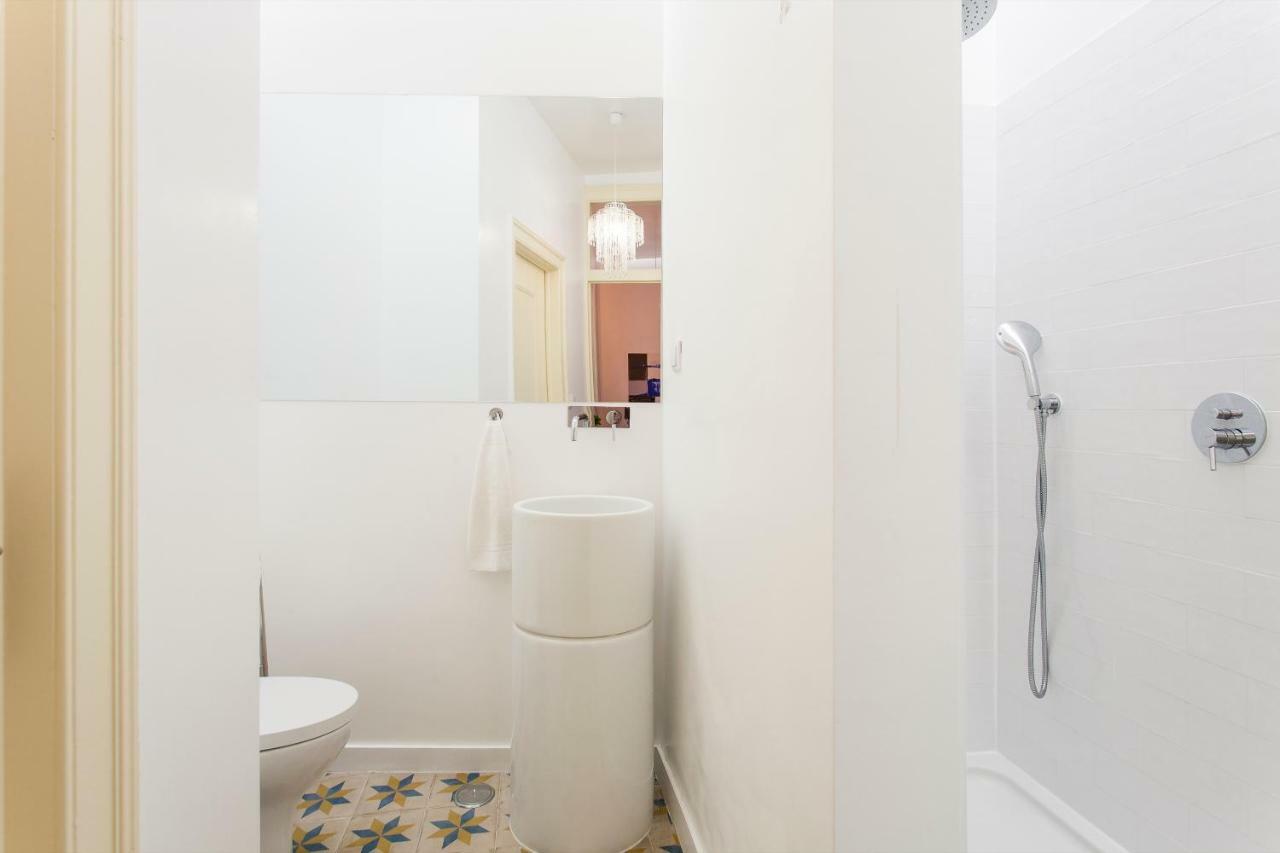 Bairro Alto 3 Bedroom Patio Flat! 리스본 외부 사진